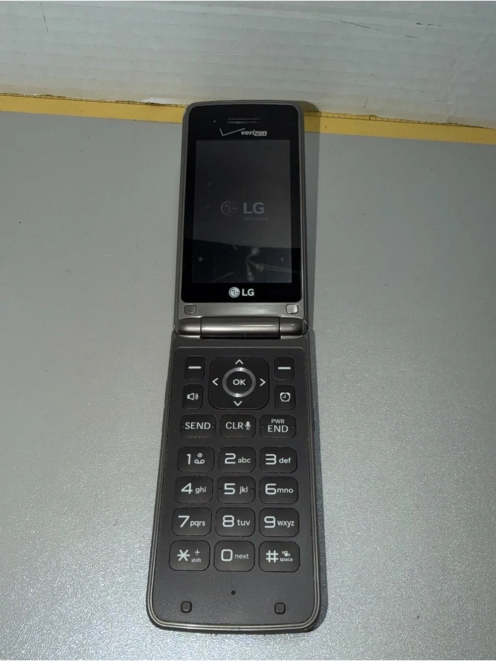 LG Exalt 2 II VN370 - Gray ( Verizon ) Rare Cellular Flip Phone Powers On